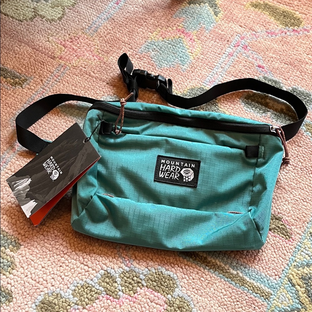 BNWT Mountain Hardwear Camp 4 sling fanny cross-body bag teal